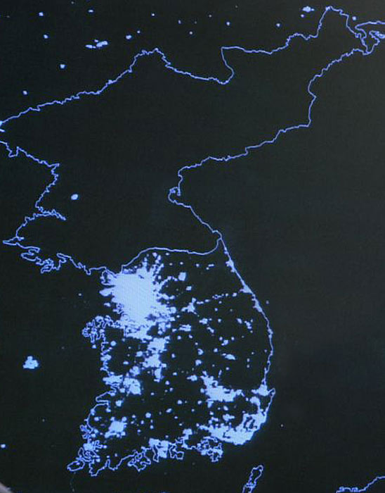 satellite photo of the Korean peninsula at night